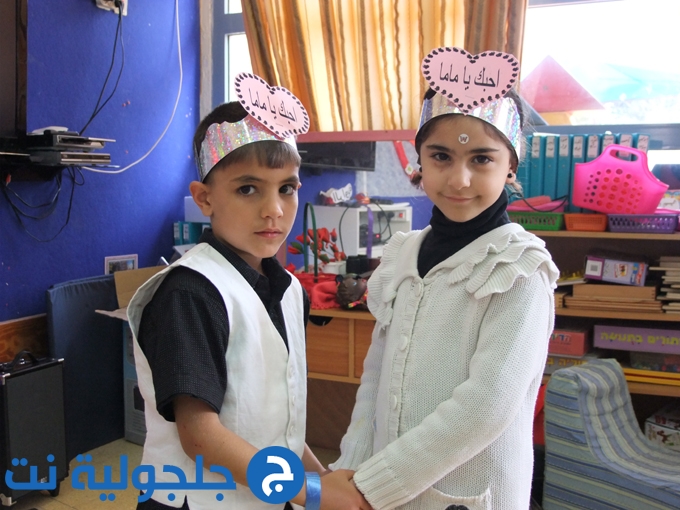 بستان الصداقه في مدرسة أجيال الابتدائية في جلجولية بمناسبة عيد الام